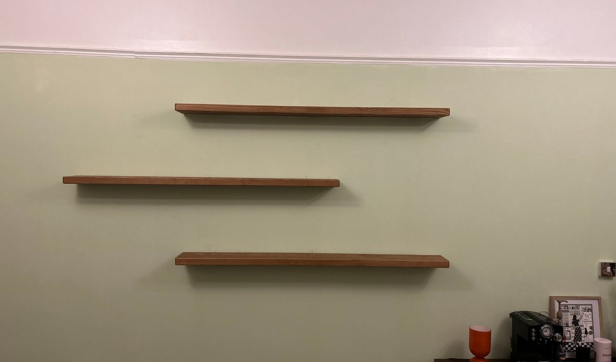 Floating shelf fitting Brighton